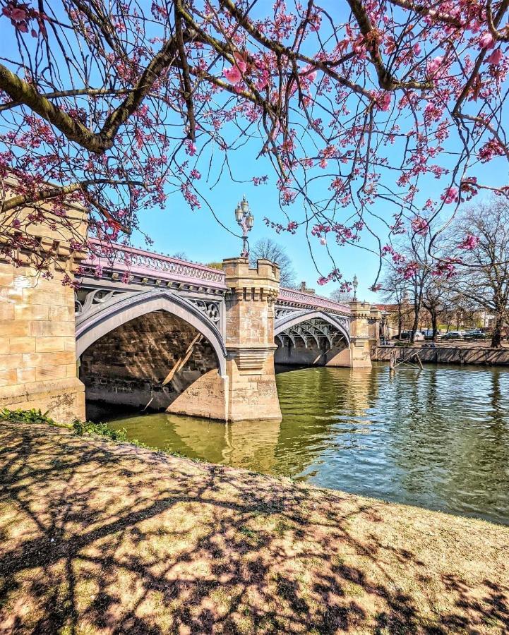 Superb City Centre Apartment Within The City Walls York Exterior foto